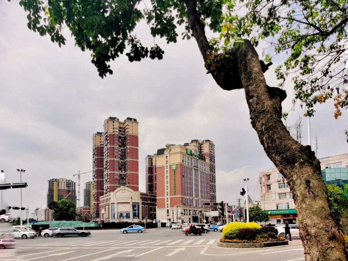 Holiday Inn Express Pengzhou Downtown, An Ihg Hotel Tianpeng Exterior foto